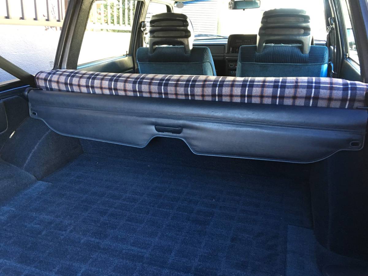 希少 ボルボ 240 VOLVO 240 トノカバー トランクカバー 純正品 