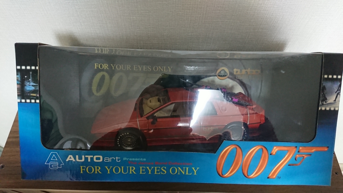 AUTOart オートアート 1/18 007 ロータス エスプリ ターボ ジェームズ