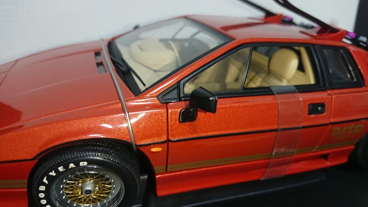 AUTOart オートアート 1/18 007 ロータス エスプリ ターボ ジェームズ