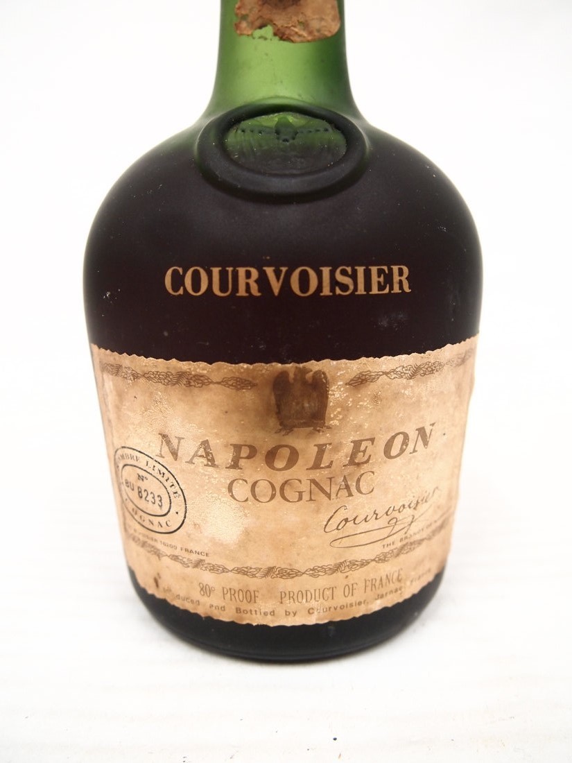 ☆COURVOISIER クルボアジェ ナポレオン ラベル汚れあり☆コニャックブランデー 古酒・未開栓 3990E1