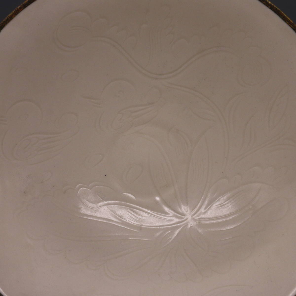 1901CCD0145】中国古董品 宋時代【鴛鴦紋】定窯 包口碗 手彫 精彫 賞碗