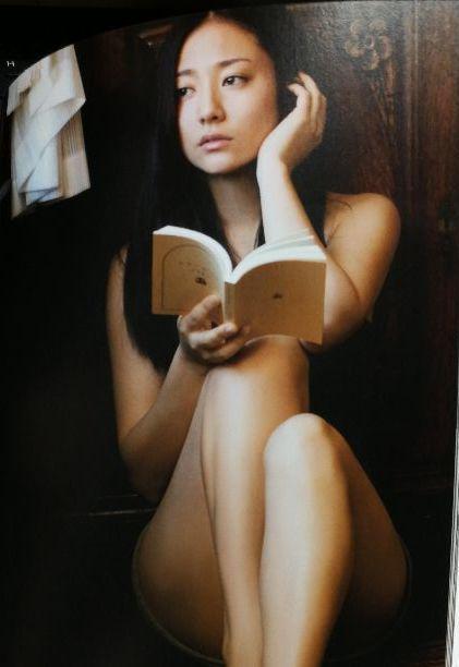 木村文乃 ファースト写真集 ふみの 初版 その他 売買されたオークション情報 Yahooの商品情報をアーカイブ公開 オークファン Aucfan Com