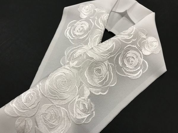 ▼三作▼新品税込　振袖　礼装用　豪華　刺繍半襟　日本製　Ｄ162