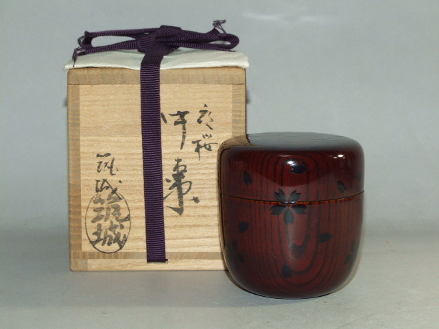 安い 宝扇 茶道具/棗 夜桜/筑城筑良 作/共箱/(棗)｜売買されたオークション情報、yahooの商品情報をアーカイブ公開 - オークファン 棗