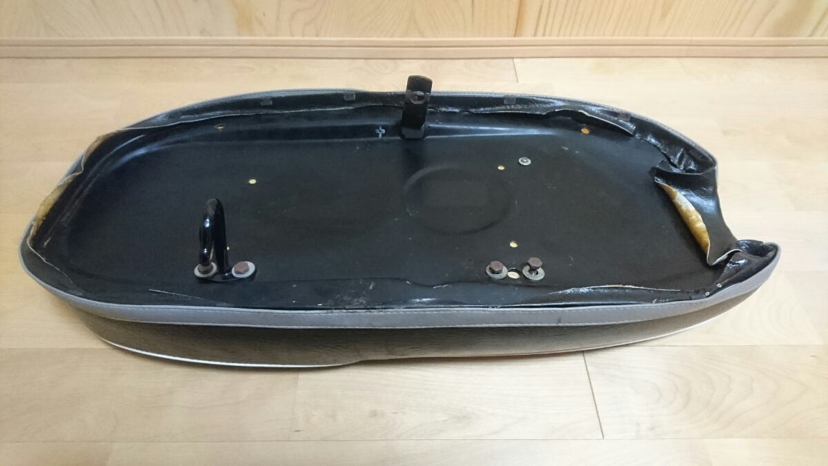 オールドトライアンフ T120ボンネビル シート TR6