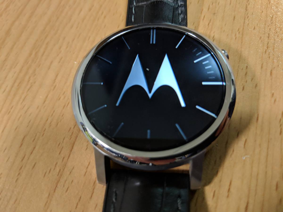 0 Moto スマートウォッチ 360」レビュー：見た目も中身 Sport 