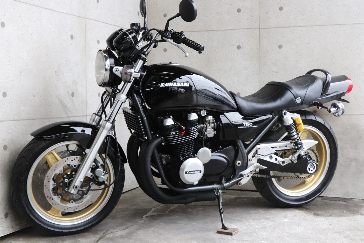 横浜～ Kawasaki ゼファー750 平成10年式 C5 Z2ブラック爆発仕様 綺麗