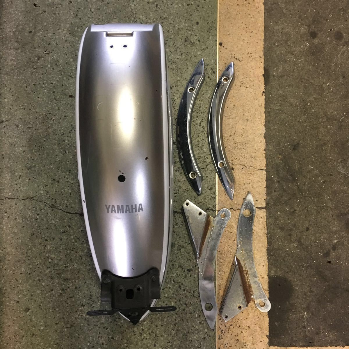 ヤマハ ドラッグスター250 純正リアフェンダー 付属品 ドラッグ 