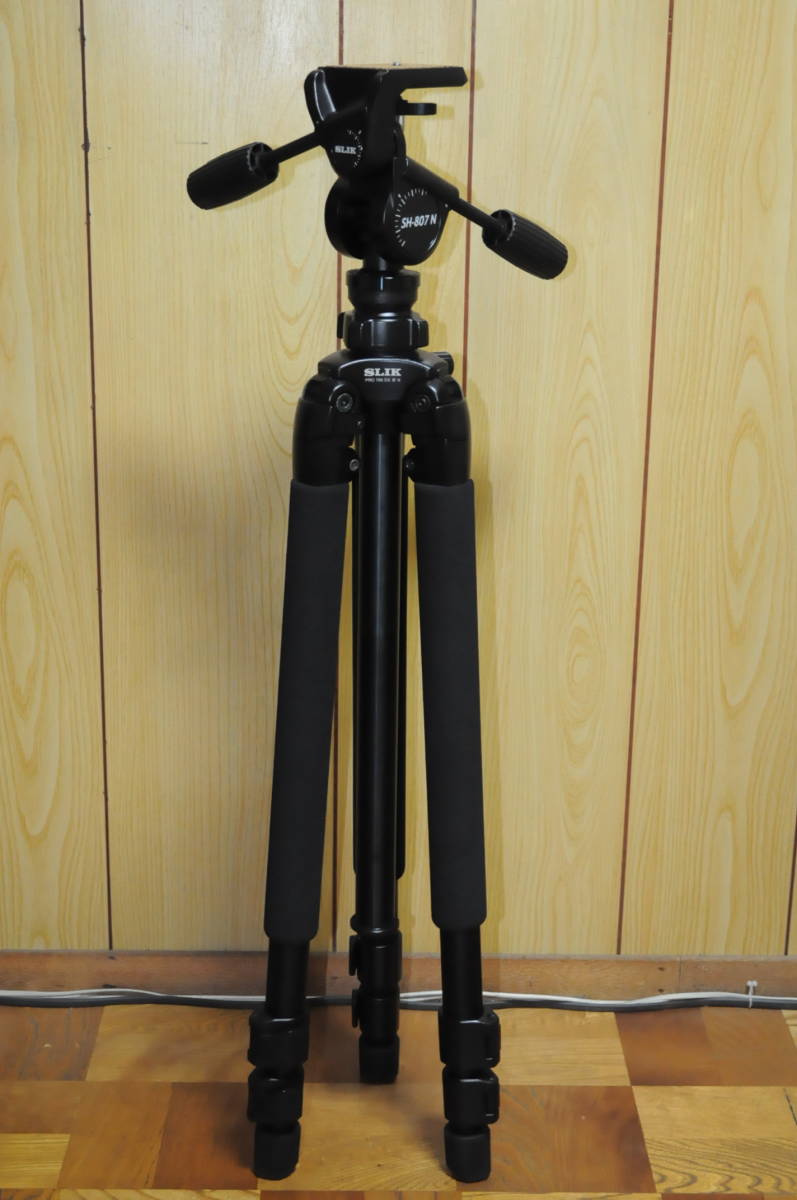 キレイ！ 現行モデル！ 大型プロ仕様　スリック プロ 700 DX III N　三脚 3段　雲台セット　フルサイズ一眼レフ 大口径レンズ ザ NS スリック独自の軽合金パイプ採用大型三脚「プロ 脚単体 4段 超大型
