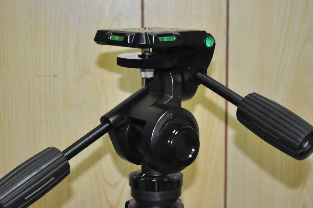 キレイ！ 現行モデル！ 大型プロ仕様　スリック プロ 700 DX III N　三脚 3段　雲台セット　フルサイズ一眼レフ 大口径レンズ ザ NS スリック独自の軽合金パイプ採用大型三脚「プロ 脚単体 4段 超大型