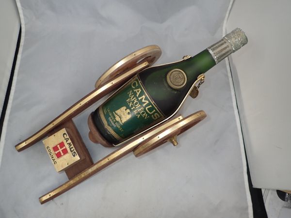 超激得，大得価 未開栓 古酒 カミュ ナポレオン エクストラ CAMUS NAPOLEON EXTRA 700ml 40％ 木製砲台付き(カミュ)｜売買されたオークション情報、yahooの商品情報をアーカイブ公開 - オークファン コニャック
