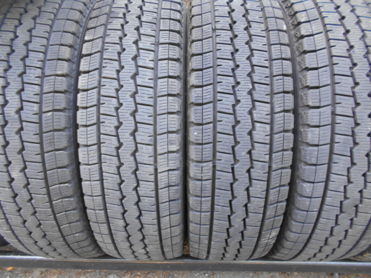c469 送料無料 195/80R15 冬4本セット スタッドレス LT 107/105L 195/80-15 195-80-15 DUNLOP WINTER MAXX SV01 ハイエース キャラバン