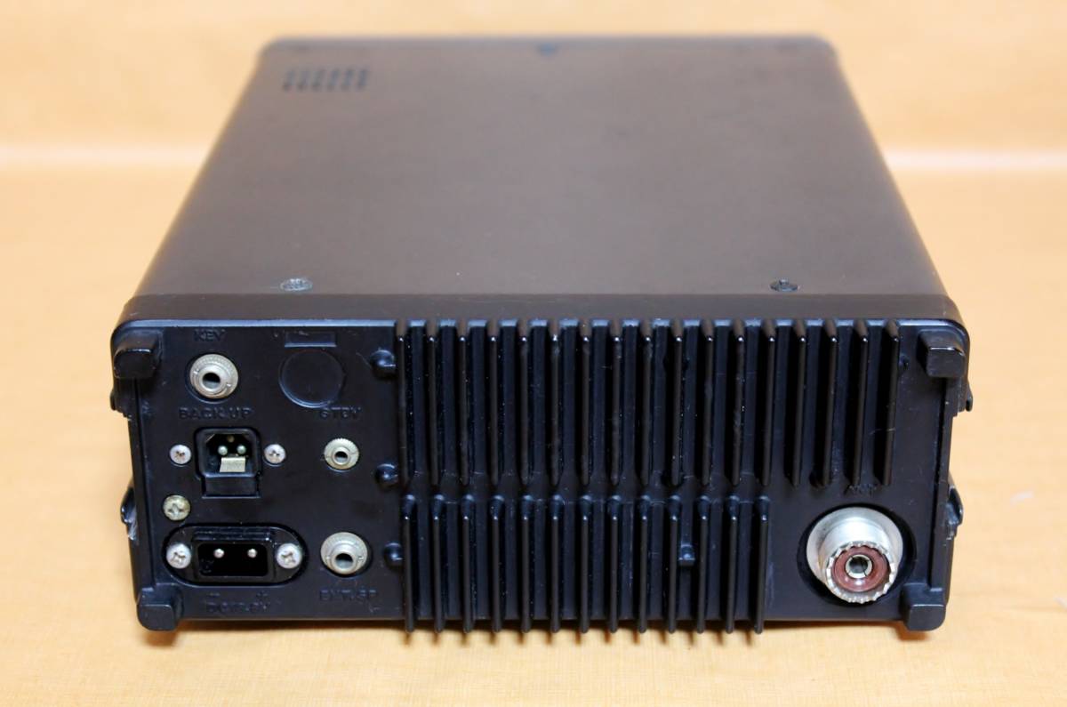 TRIO トリオ 430Mhzオールモード機 TR-9500　トランシーバー TRIO トリオ TR-9500 430MHz オールモード 無線機 マイク付 TRIO TR