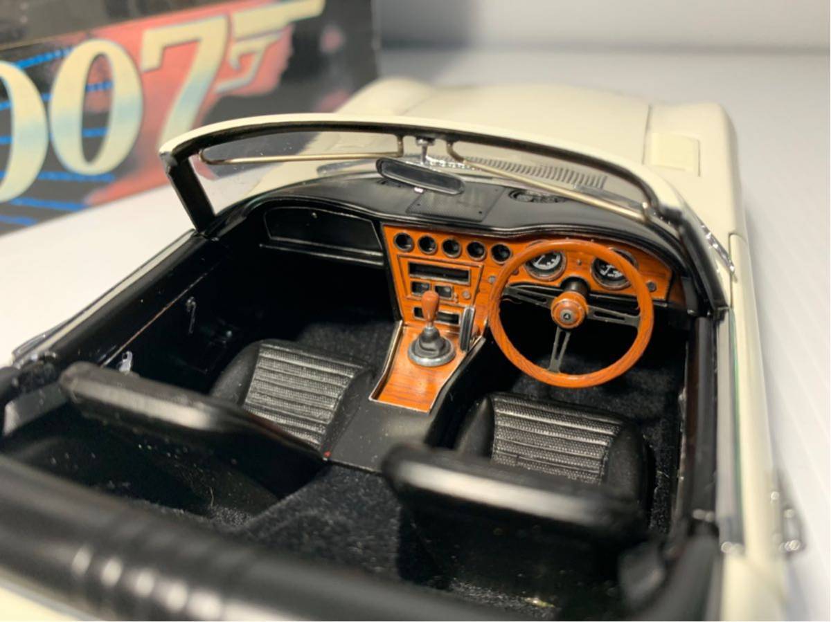 貴重 AUTO art 1/18 トヨタ 2000GT 007 The James Bond Collection