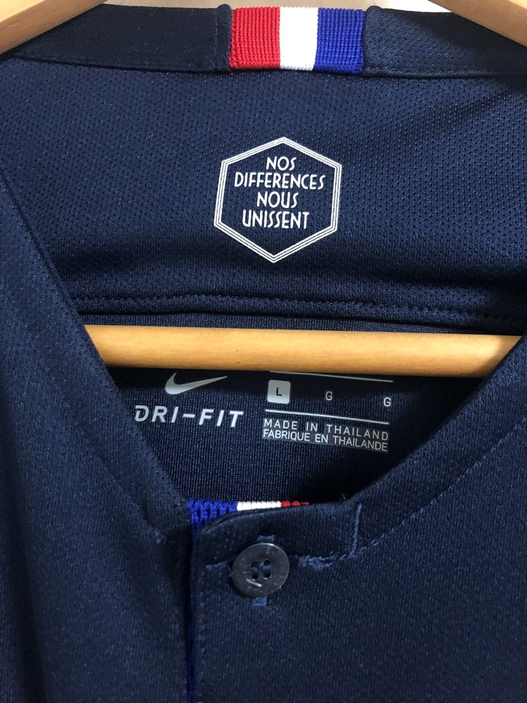 フランス代表 NIKE ナイキ - ユニフォーム FFF サッカーフランス代表 NIKE×フランス代表 新品タグ付NIKEナイキ S ジャージ エムバペ サッカー F.F.Fコレクション発売 白 Dri-FITストライクトップ半袖&ストライク