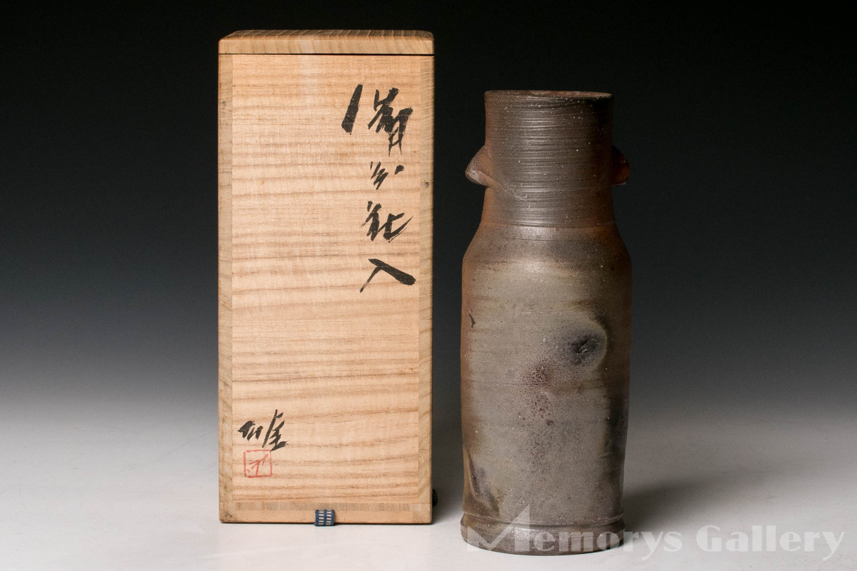  MG凛 陶の巨匠 人間国宝展 清楚な佇まいの土味が美しい逸品 人間国宝 藤原雄 備前花入 共箱 共布 栞 本物保証(陶磁一般)｜売買されたオークション情報、yahooの商品情報をアーカイブ公開 - オ 陶磁一般