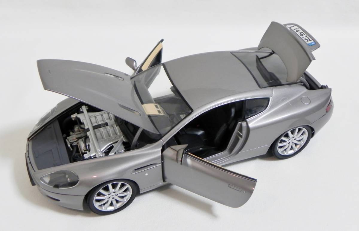 ミニカー MINICHAMPS 1⁄18 Aston Martin DB9 2004 Minichamps