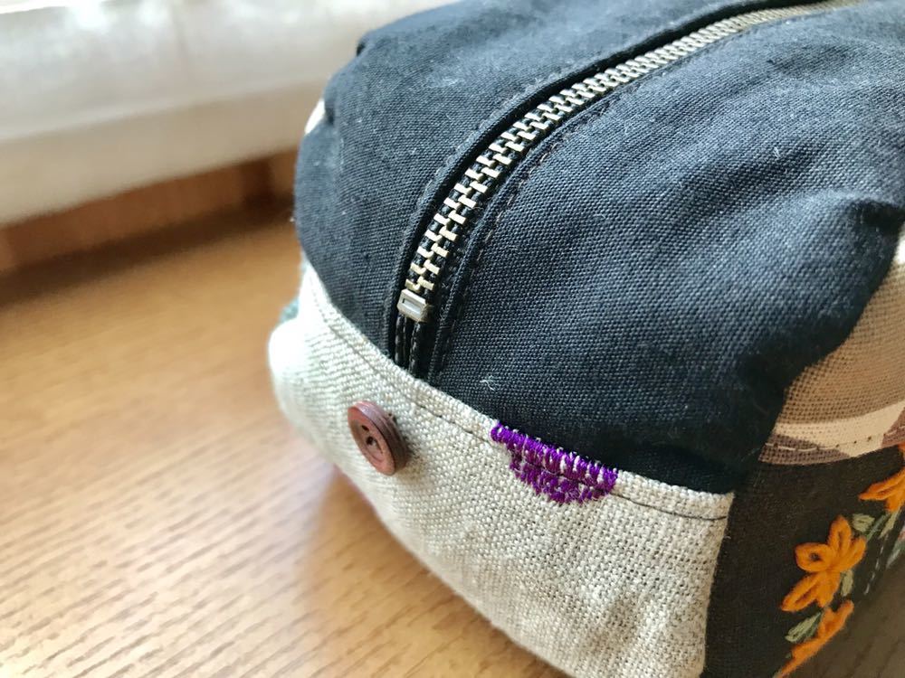 ころりんポーチ ♪♪ ランダムパッチ ハンドメイド お化粧ポーチ 小物