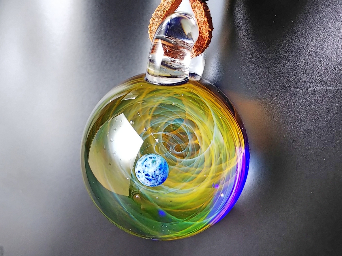 y-314 ☆≪ オミグラ！ ≫ 宇宙 ガラス 地球 「 エターナルオービット 」アクセサリー ペンダント ネックレス ☆