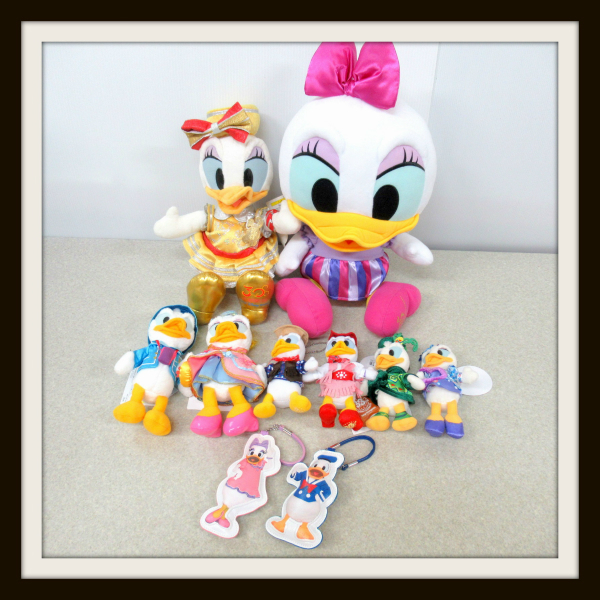 ドナパル ぬいぐるみバッジ デイジー X88783263 店 ディズニー