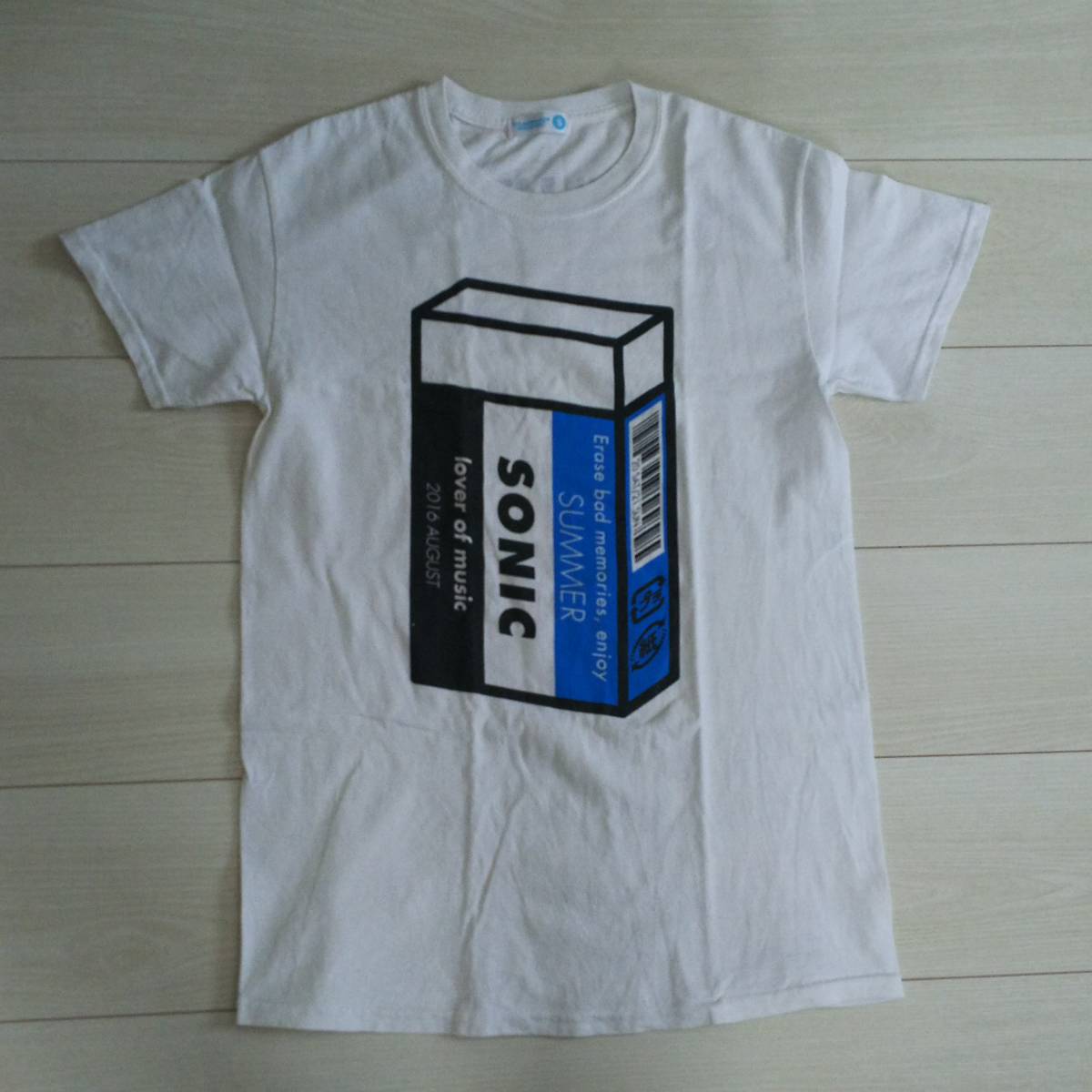 サマーソニック ライブ Tシャツ Summer Sonic 16 半袖 Sサイズ 白 消しゴム 文字 ロゴ 売買されたオークション情報 Yahooの商品情報をアーカイブ公開 オークファン Aucfan Com