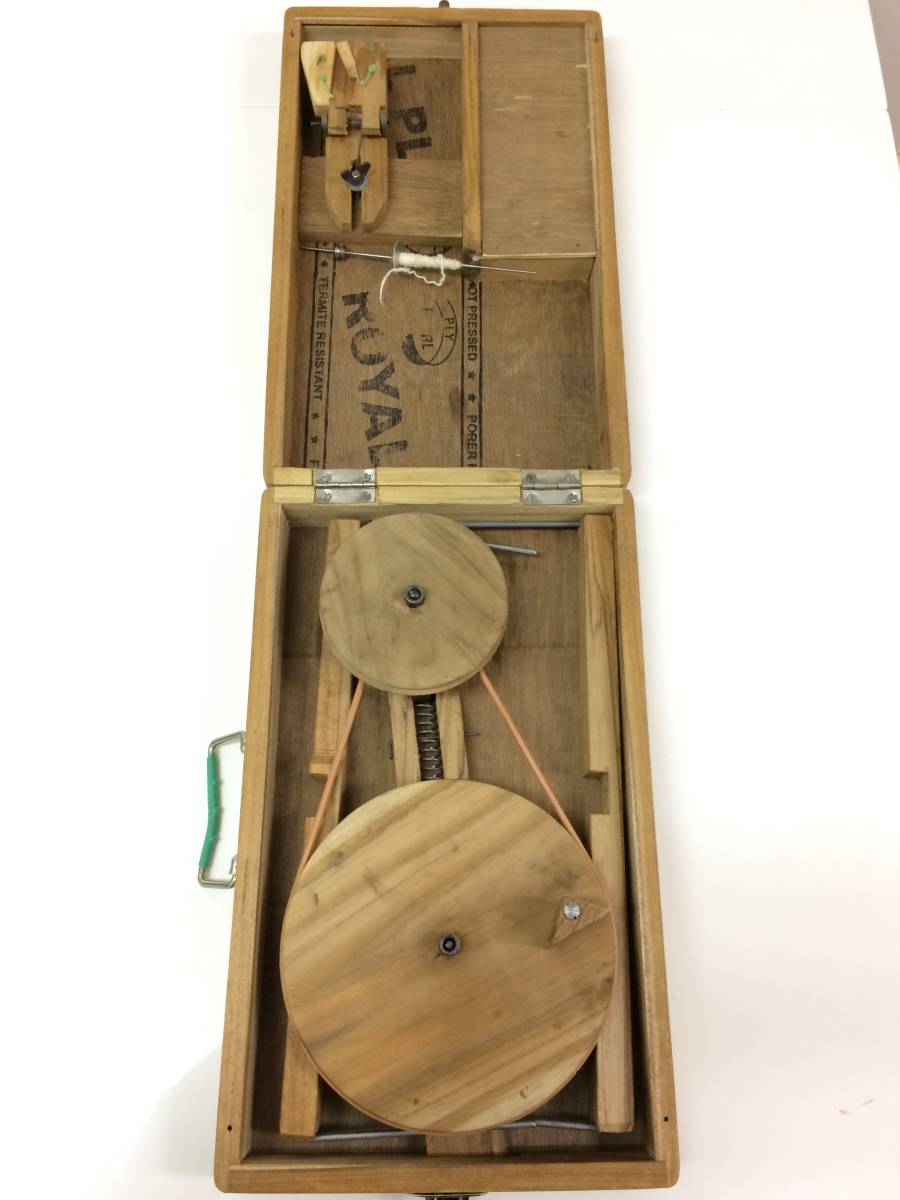 糸を紡ぐボックスチャルカ　糸車　_1