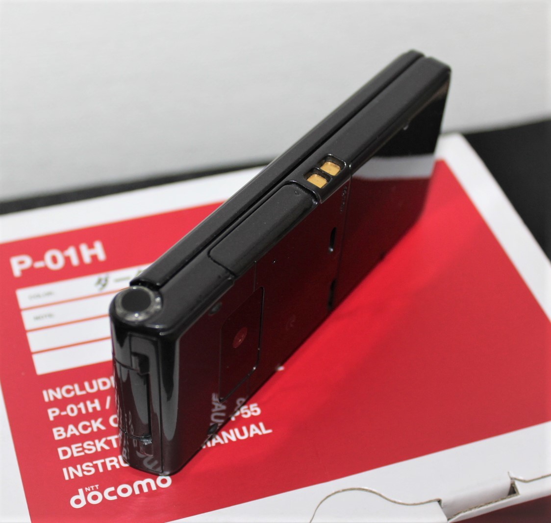 美品】☆ docomo ☆ ドコモ ☆ P-01H ☆ ダークメタル ☆ ネットワーク