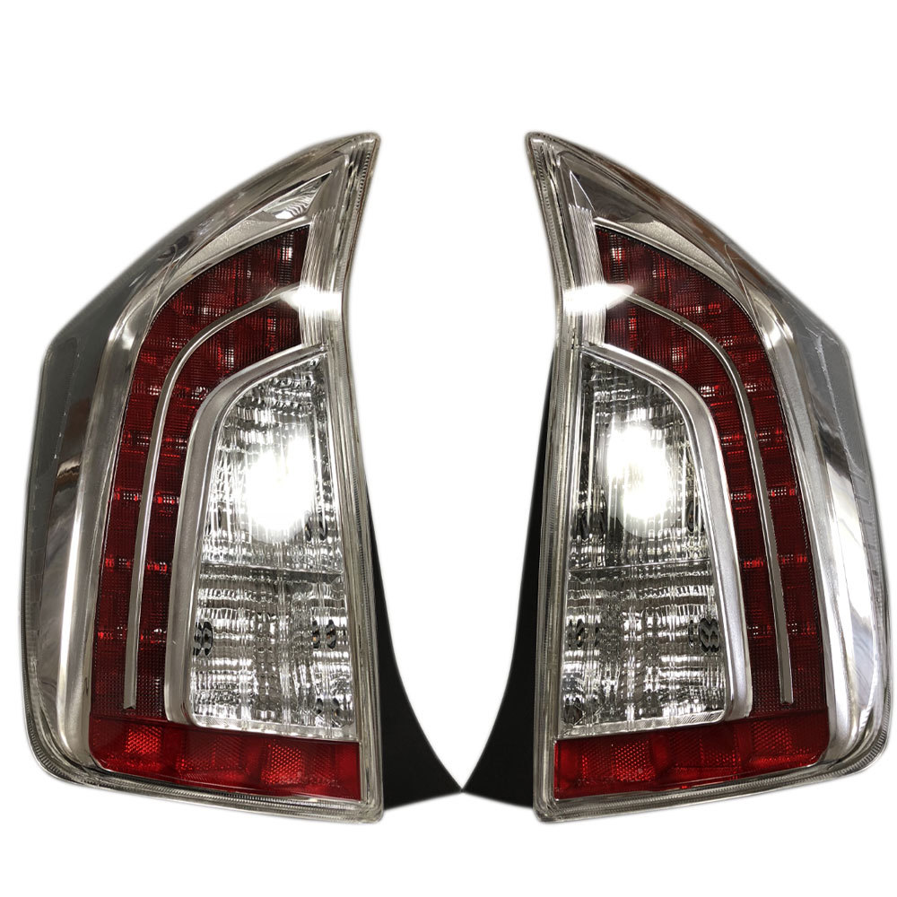 プリウス LEDテールランプ 上下入れ替えのLEDテールランプ