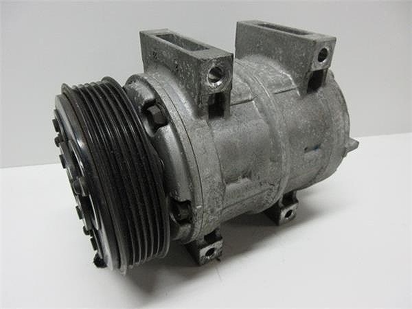 ボルボV40 エアコンから冷風が出ない症状。エアコンコンプレッサーの