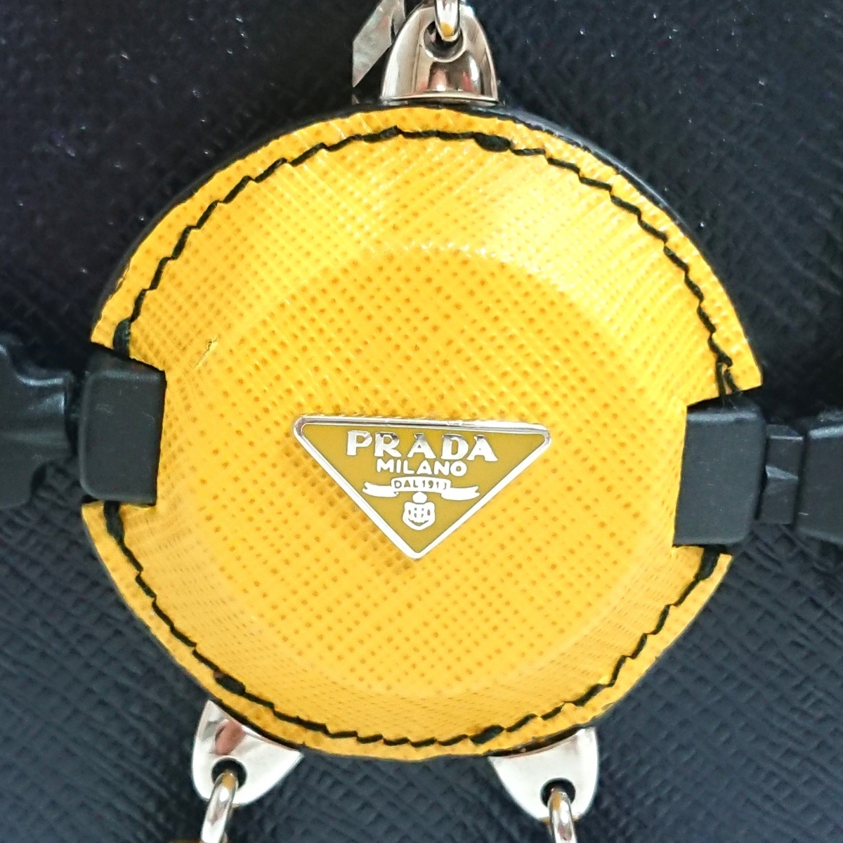 ☆極美品 激レア プラダ PRADA ロボットキーホルダー 三角タグ バッグ