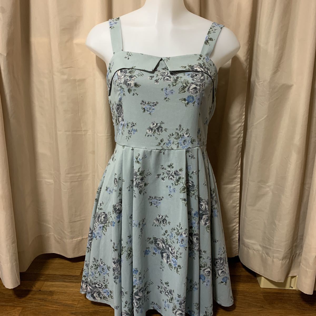 Pageboy ページボーイ ワンピース M 花柄 フレアー ページボーイ 売買されたオークション情報 Yahooの商品情報をアーカイブ公開 オークファン Aucfan Com