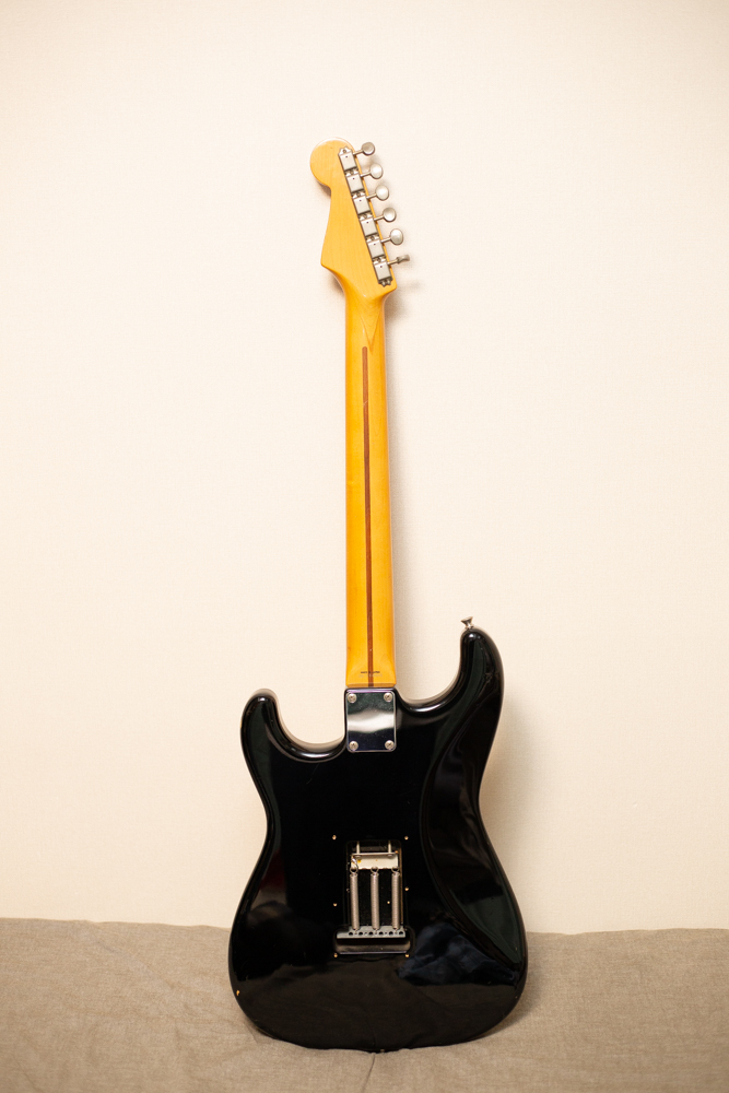 Fender JAPAN ストラトキャスター 黒 MADE IN JAPAN Nシリアル 