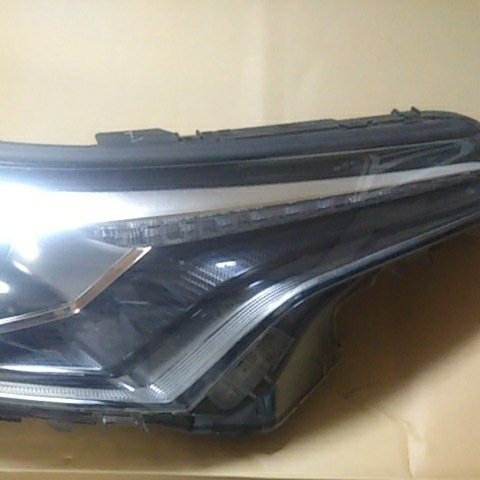 C-HR トヨタ ZYX10 純正 LED 右ヘッドライト NGX50 ヘッドライト CH-R