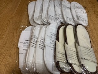 ホテル等のアメニティグッズ　使い捨てスリッパ　１４足＋3足　　未開封　♪_1