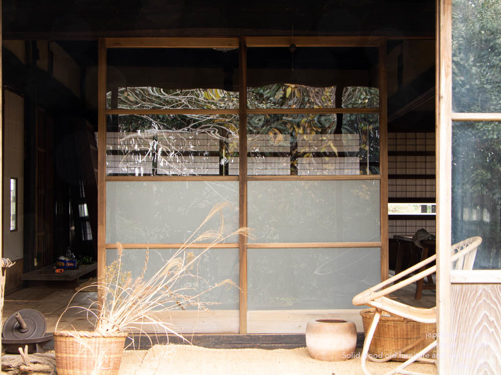 古民家の建具 度強めのゆらゆらガラス入り 檜の木製建具ガラス引戸2枚 
