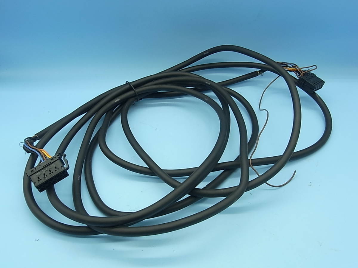 本物保証，新品 ベンツ CDチェンジャー ハーネス W202 C280 1998MYより取り外し 配線 ケーブル 長さ約4.6メートル(メルセデス・ベンツ用)｜売買されたオークション情報、yahooの商品情報をアーカイブ公開 - オーク メルセデス・ベンツ用