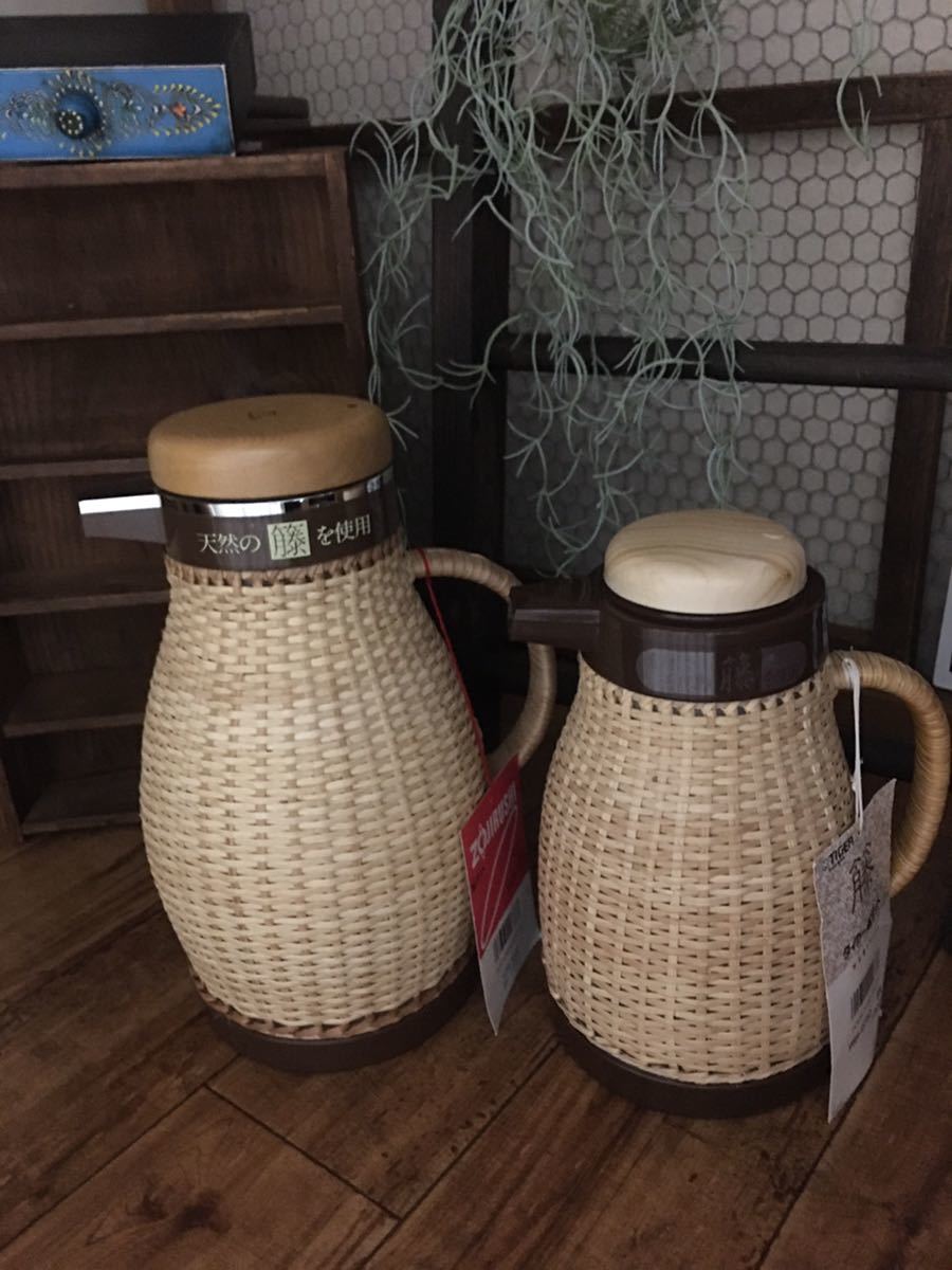 即決価格!大小2点セット! 象印 タイガー籐ポット魔法瓶 1.0L 0.75L昭和レトロ新品未使用TIGER ZOJIRUSHIデッドストックキャンプ魔法ビン
