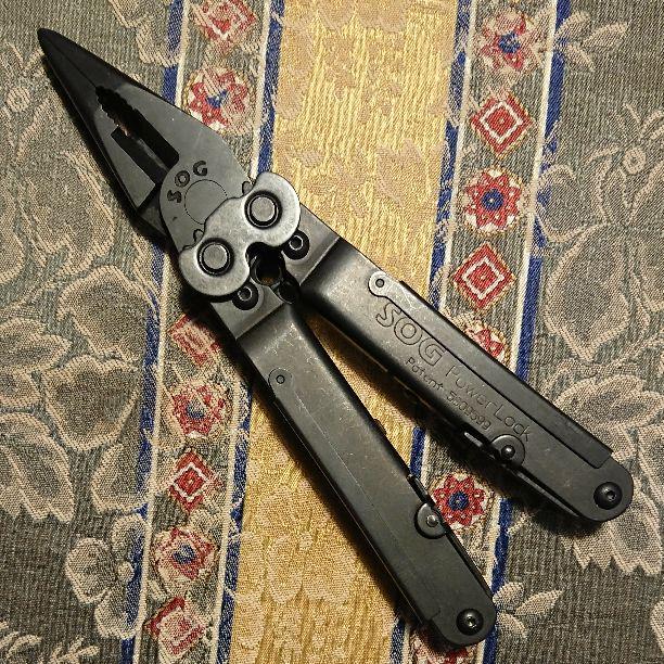 本物保証，人気SALE SOG マルチプライヤー米軍御用達 サバイバル ツールナイフ(レザーマン)｜売買されたオークション情報、yahooの商品情報をアーカイブ公開 - オークファン レザーマン