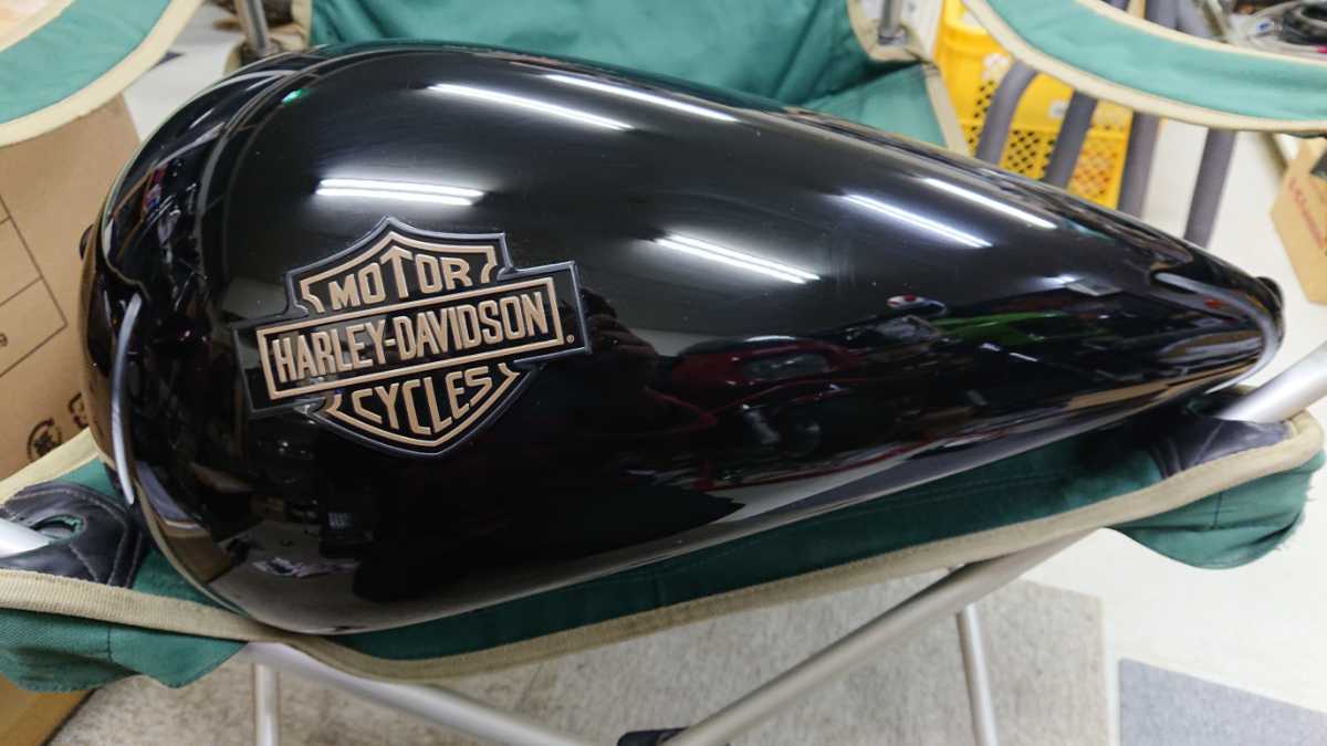 HARLEY-DAVIDSON FXDLローライダー　ガソリンタンク ハーレー/ローライダーS(FXDLS)純正ガソリンタンク (検:ダイナ(FXD)06