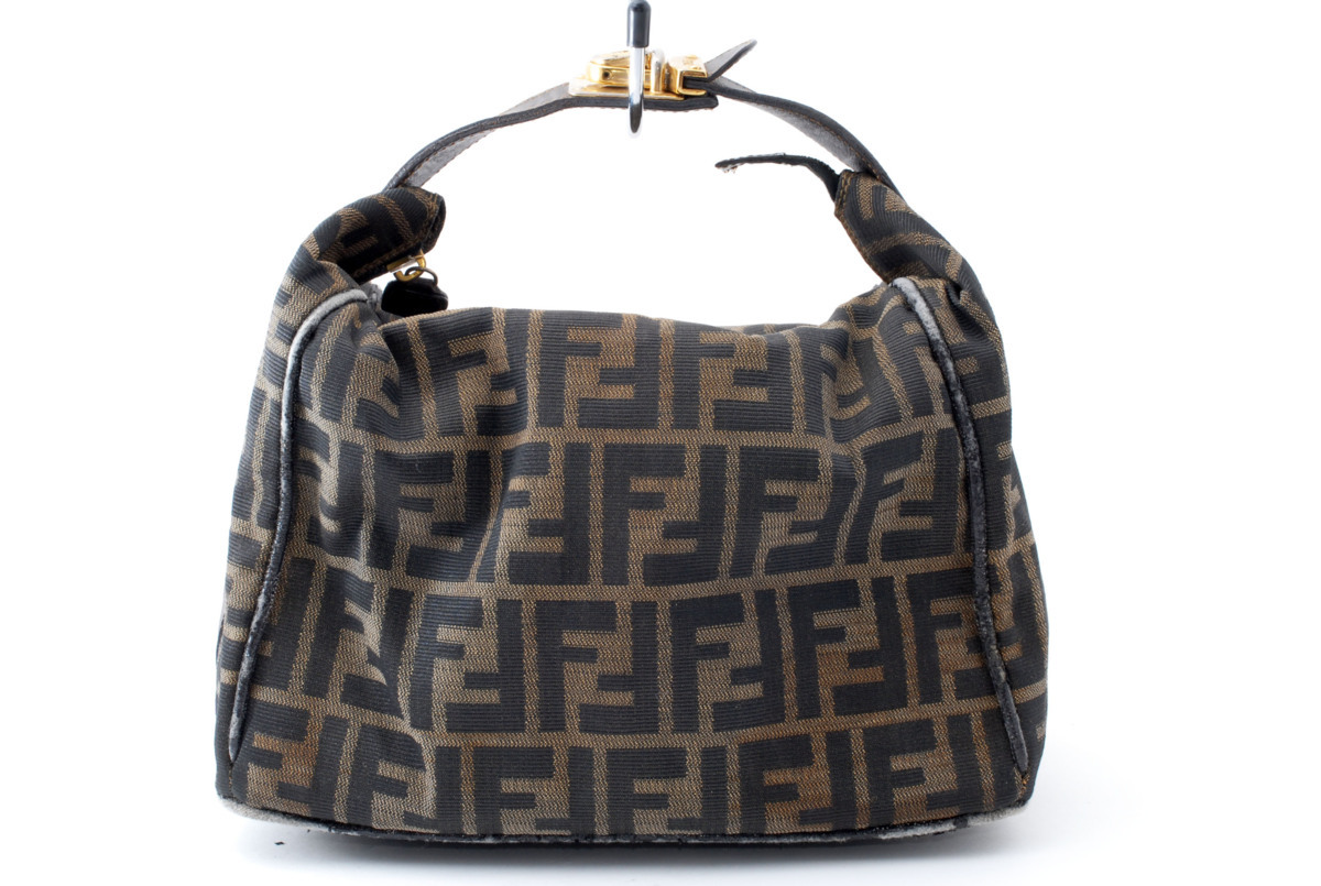 1円スタート フェンディ FENDI ズッカ柄 ラージポーチ ハンドバッグ