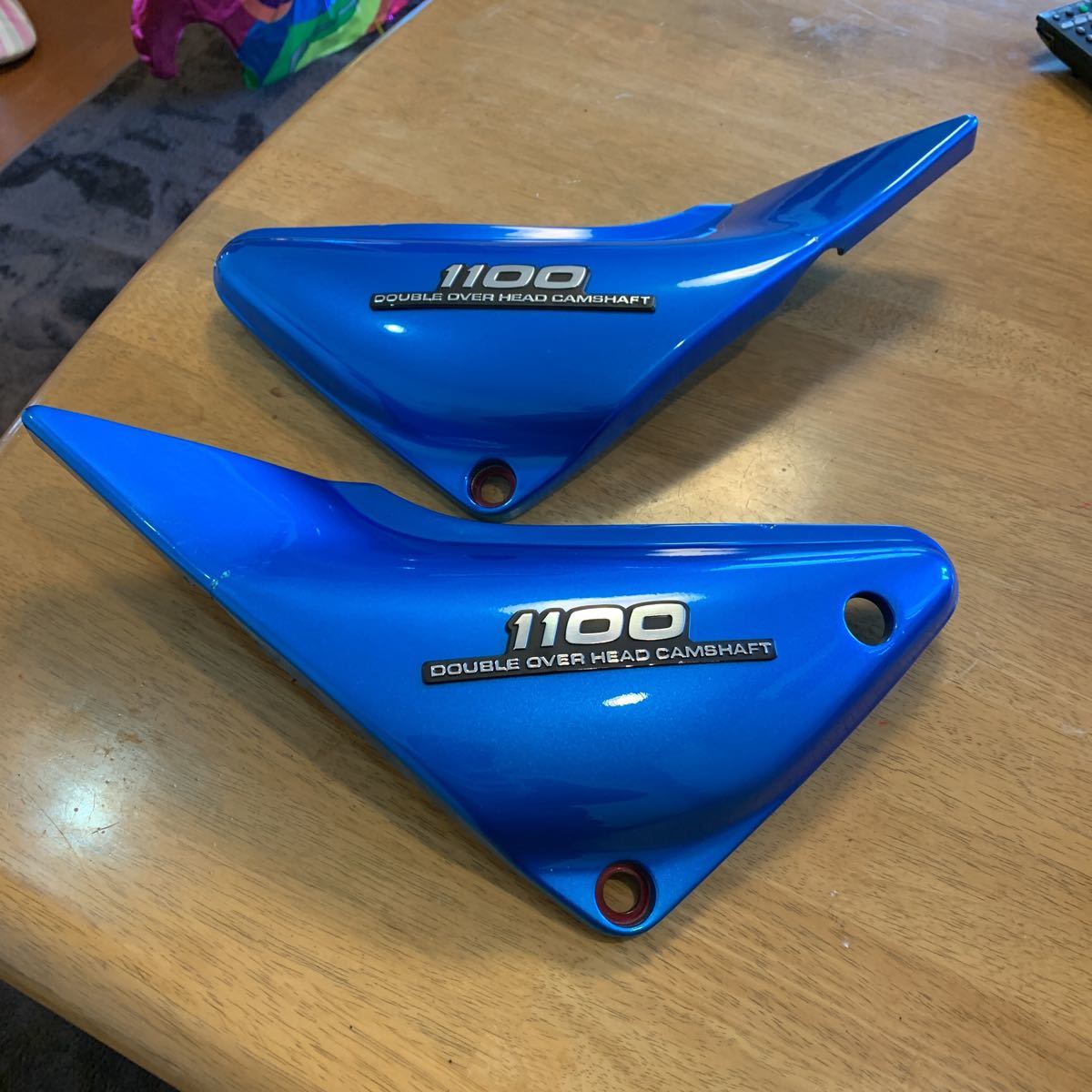 ゼファー1100 サイドカバー パーツ サイドカバー