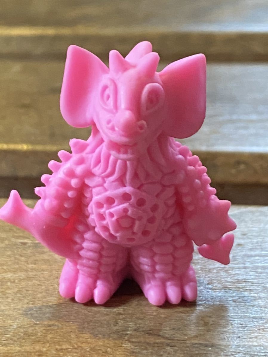 画像6枚☆コレクション含 当時物ウルトラマン 怪獣 消しゴム