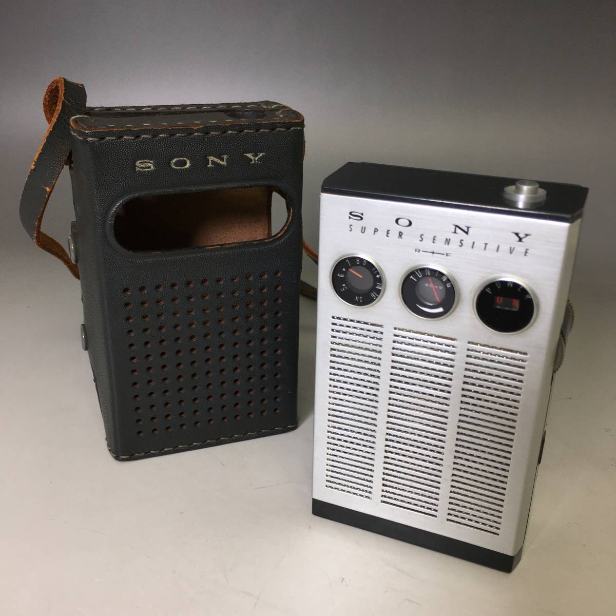 KI2/42　SONY ソニー トランジスタラジオ TR-817 SUPER SENSITIVE　8石ラジオ　ケース付き ※ジャンク　部品取りに_2