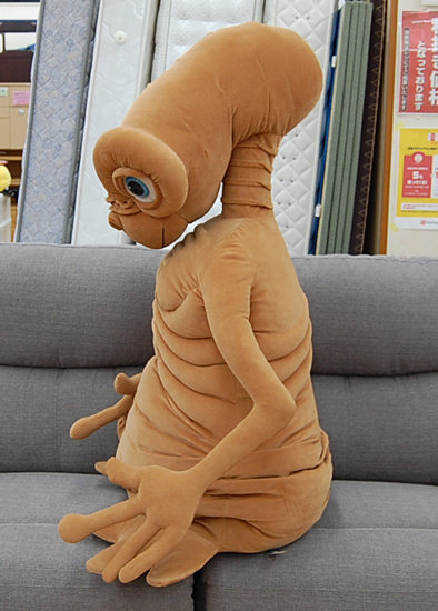 E.T. ぬいぐるみ トイザらス 幅85×奥行50×高さ110cm 巨大 人形 イーティー ☆ PayPay(ペイペイ)決済可能 ☆ 札幌市 清田区 平岡 E.T. ぬいぐるみ トイザらス 幅85×奥行50×高さ110cm 巨大 人形