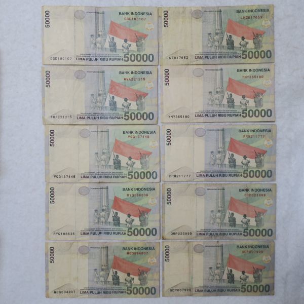 インドネシア ルピア 紙幣 0 50枚 1 10万ルピア 2万ルピア紙幣 2016年
