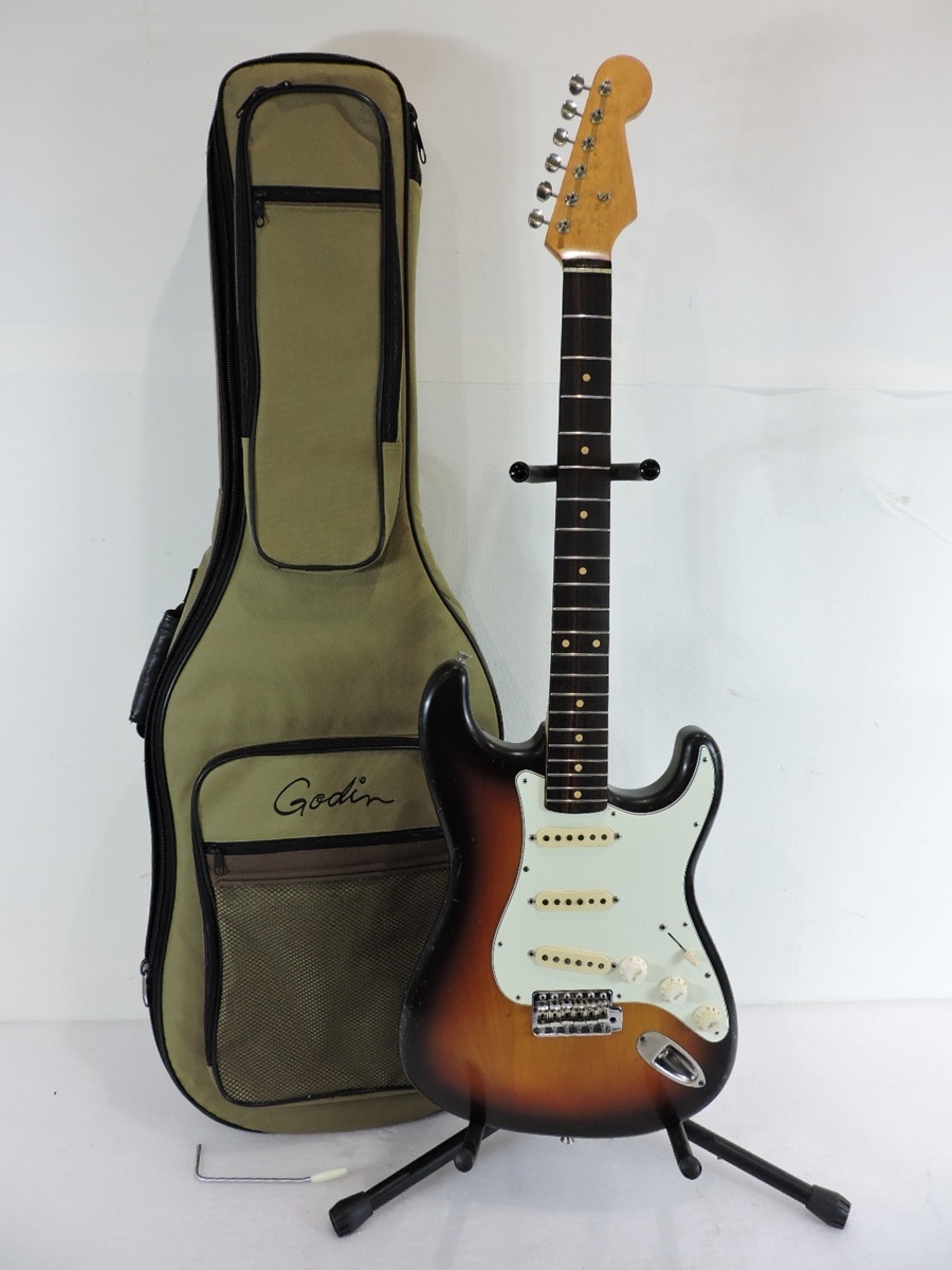 ○Fender? ストラトタイプ エレキギター レリック加工 音出しOK ソフト