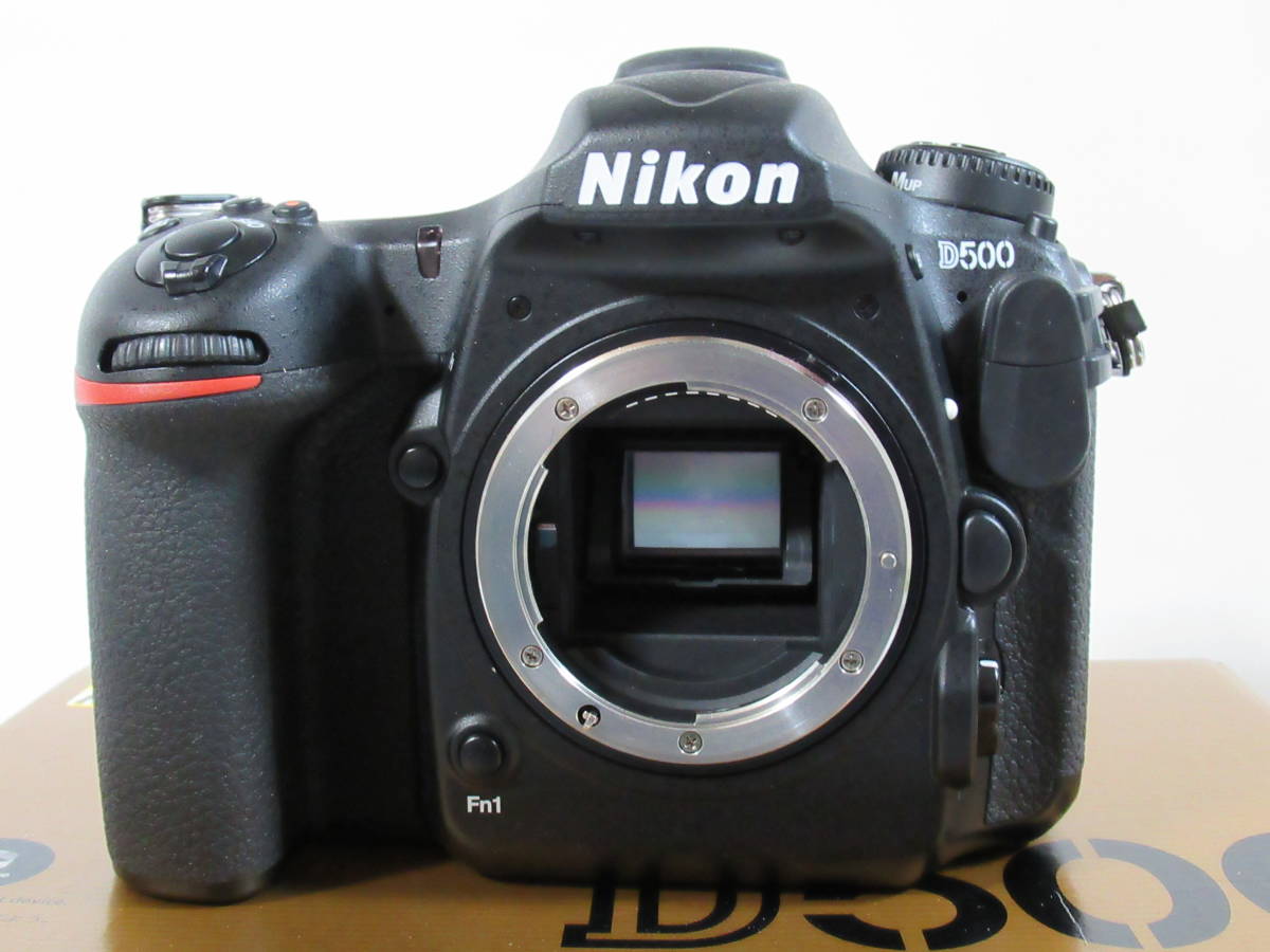 ニコン「D500」「D5」人気で一気に普及なるか？ D500 レキサー製XQD
