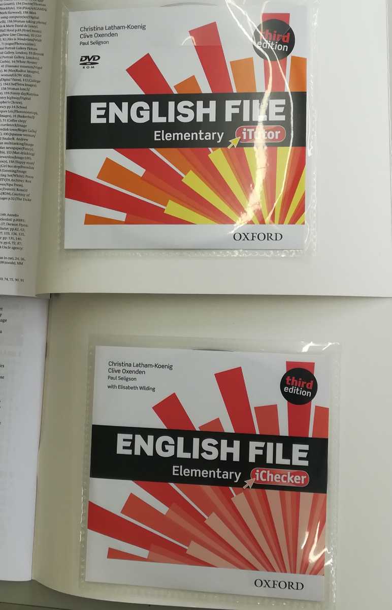 ENGLISH FILE Elementary Student's Book & Workbook with key third ...