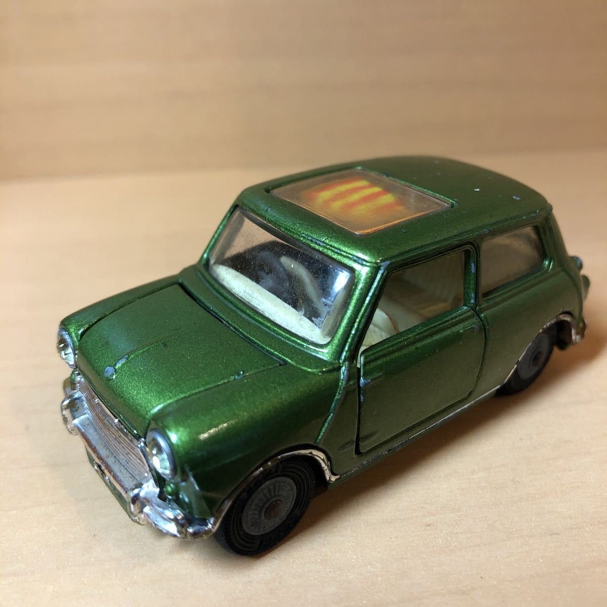 100%新品，お得 英国 CORGI コーギー製 ミニ クーパーS サンルーフ ギミック付 グリーンver.RARE(コーギー)｜売買されたオークション情報、yahooの商品情報をアーカイブ公開 - オークファン コーギー
