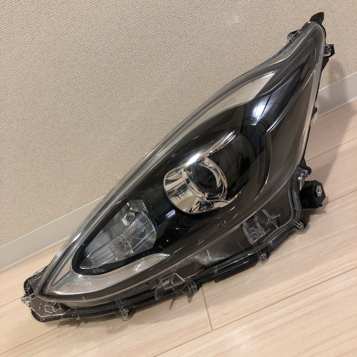 NHP10 アクア 後期 GRスポーツ 純正 トヨタ LEDヘッドライト 右ヘッド 